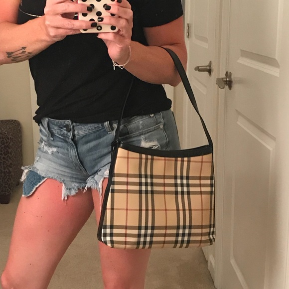 Burberry Handbags - Burberry handbag 💯 authentic